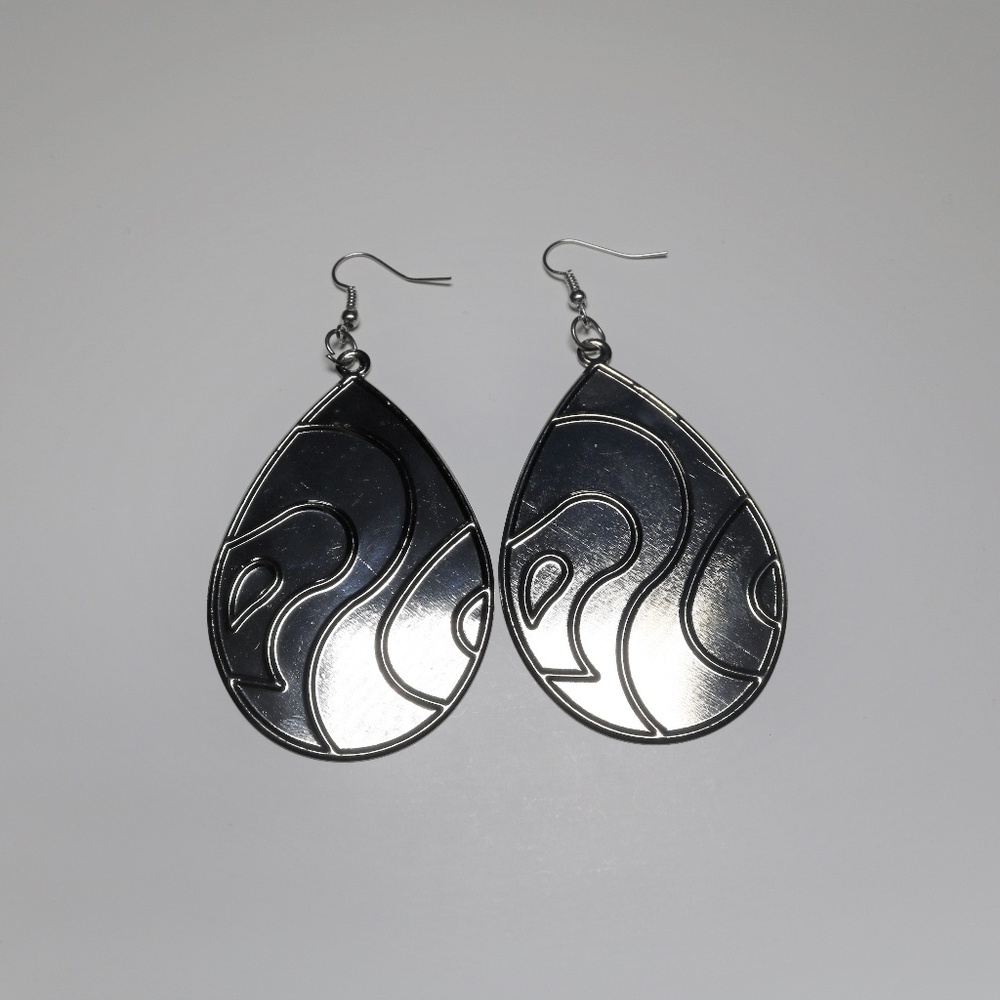 Silver Teardrop Earrings